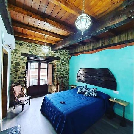 Hostal La Medina De Camponaraya Buitenkant foto