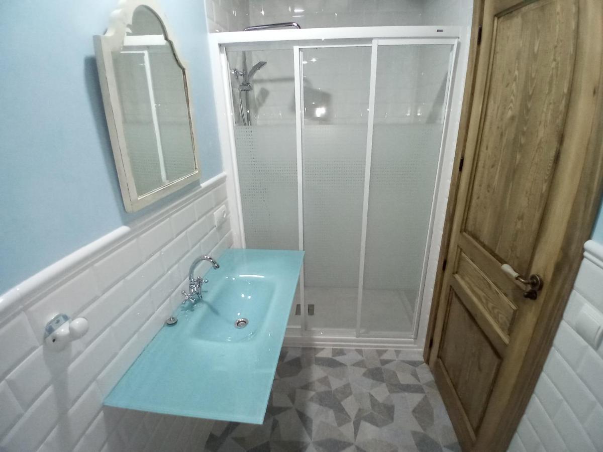 Hostal La Medina De Camponaraya Buitenkant foto