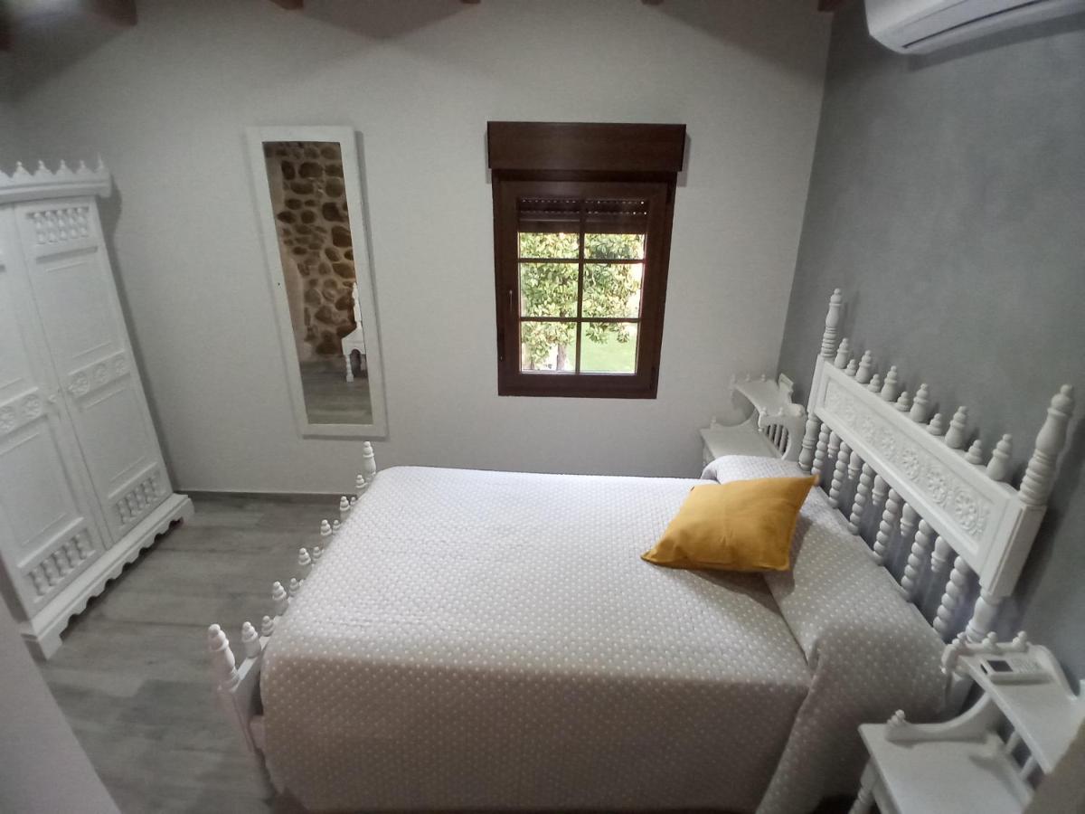 Hostal La Medina De Camponaraya Buitenkant foto