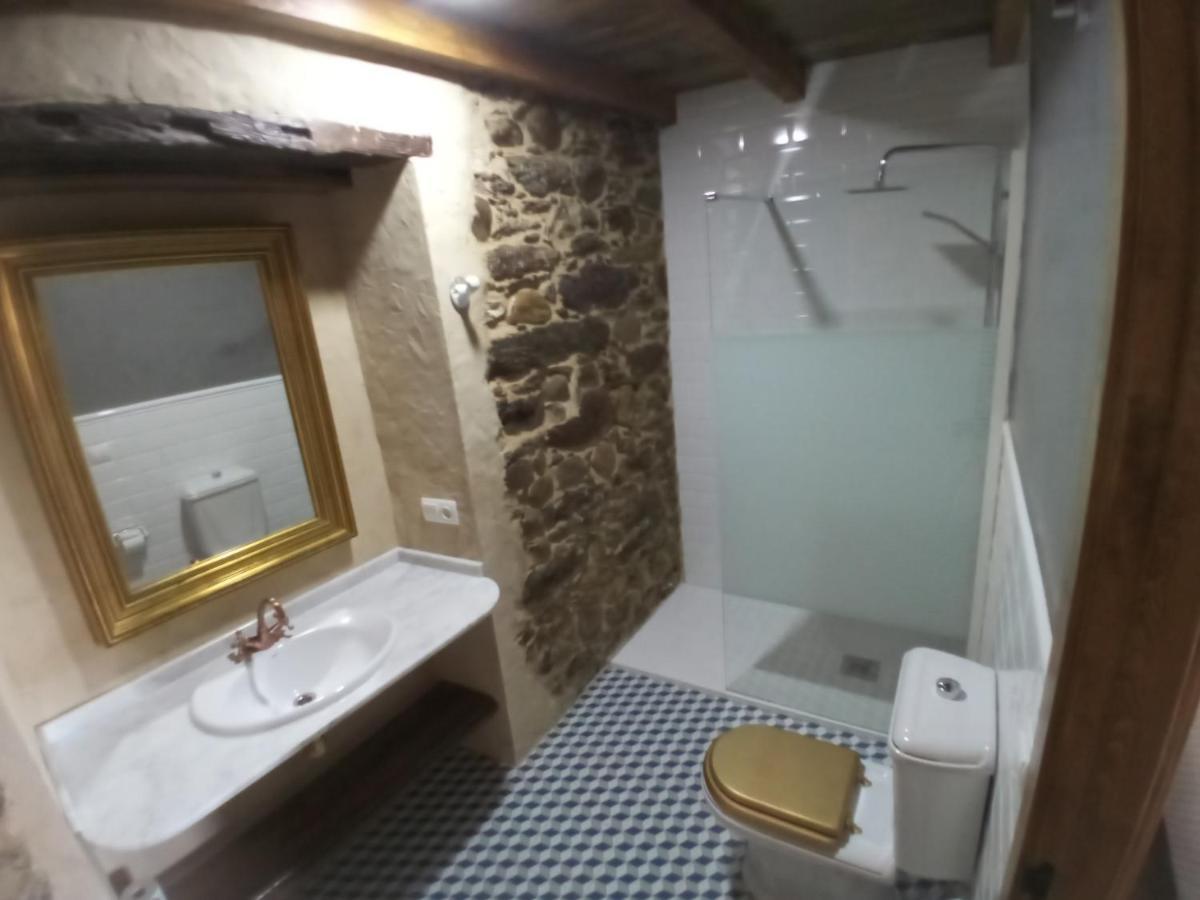 Hostal La Medina De Camponaraya Buitenkant foto