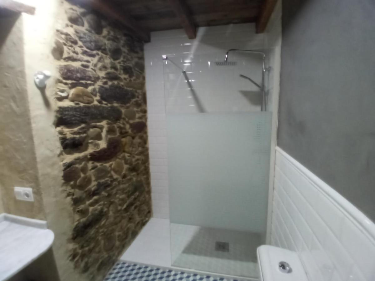 Hostal La Medina De Camponaraya Buitenkant foto