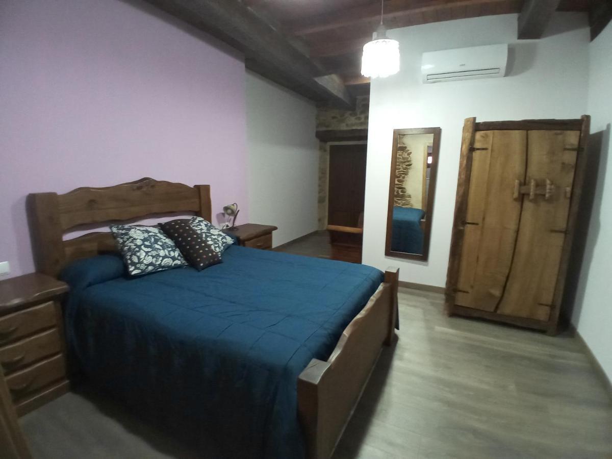 Hostal La Medina De Camponaraya Buitenkant foto