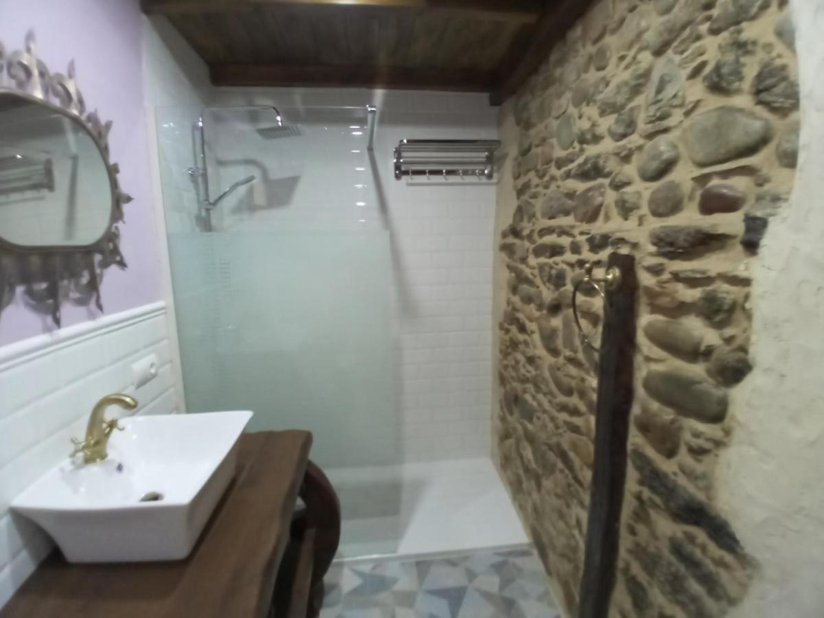 Hostal La Medina De Camponaraya Buitenkant foto