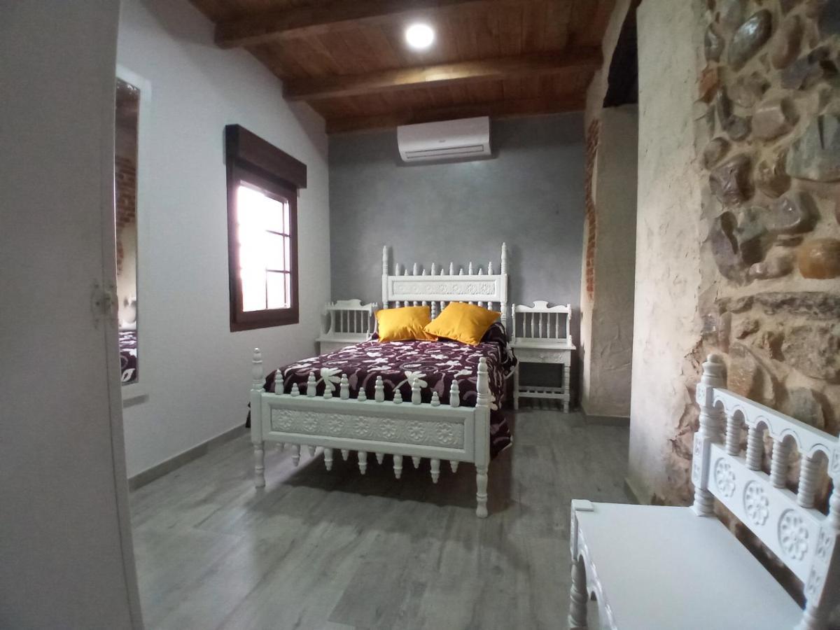 Hostal La Medina De Camponaraya Buitenkant foto