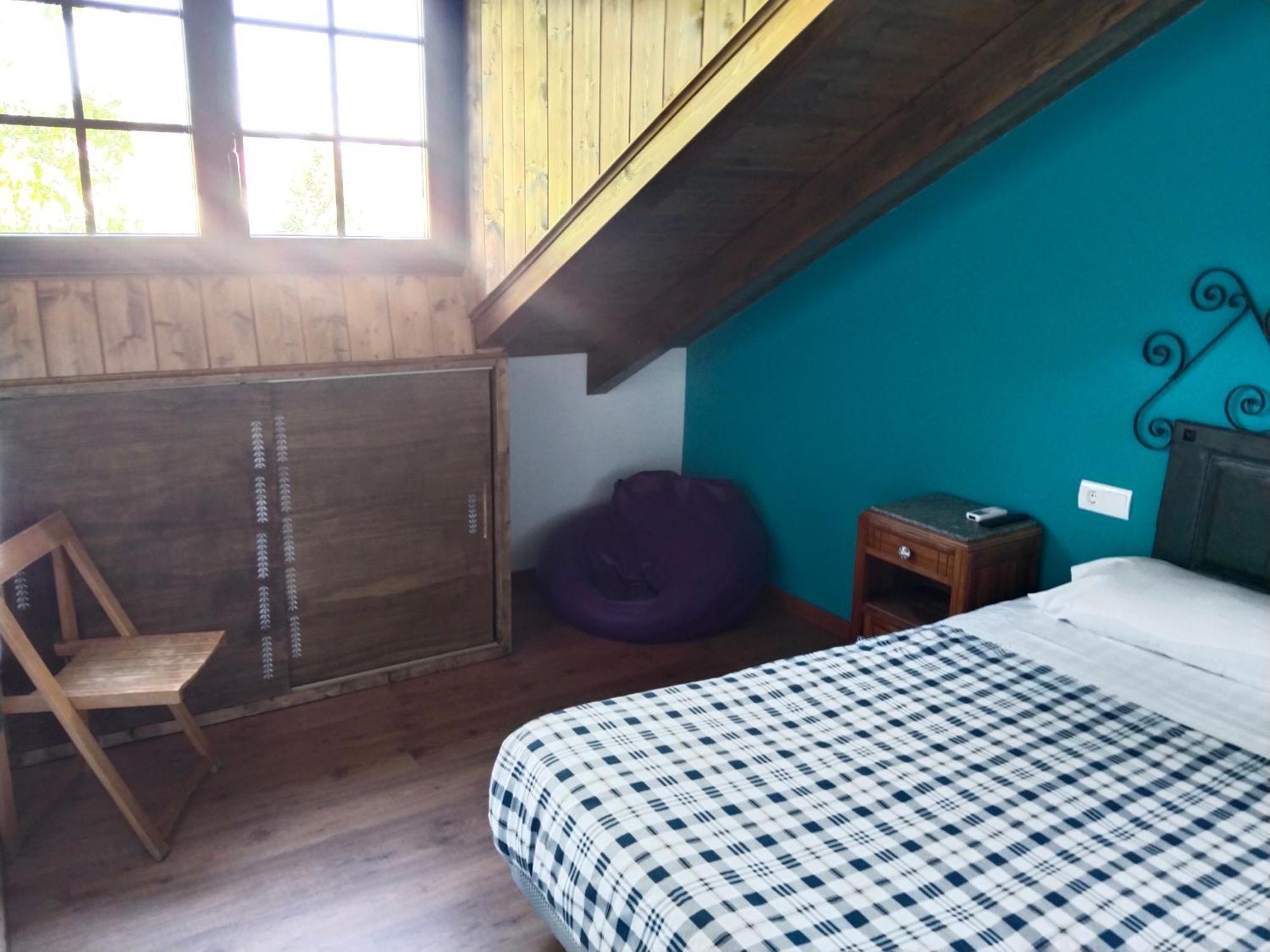 Hostal La Medina De Camponaraya Buitenkant foto
