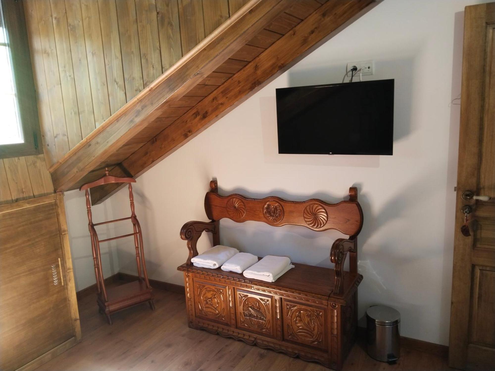 Hostal La Medina De Camponaraya Buitenkant foto