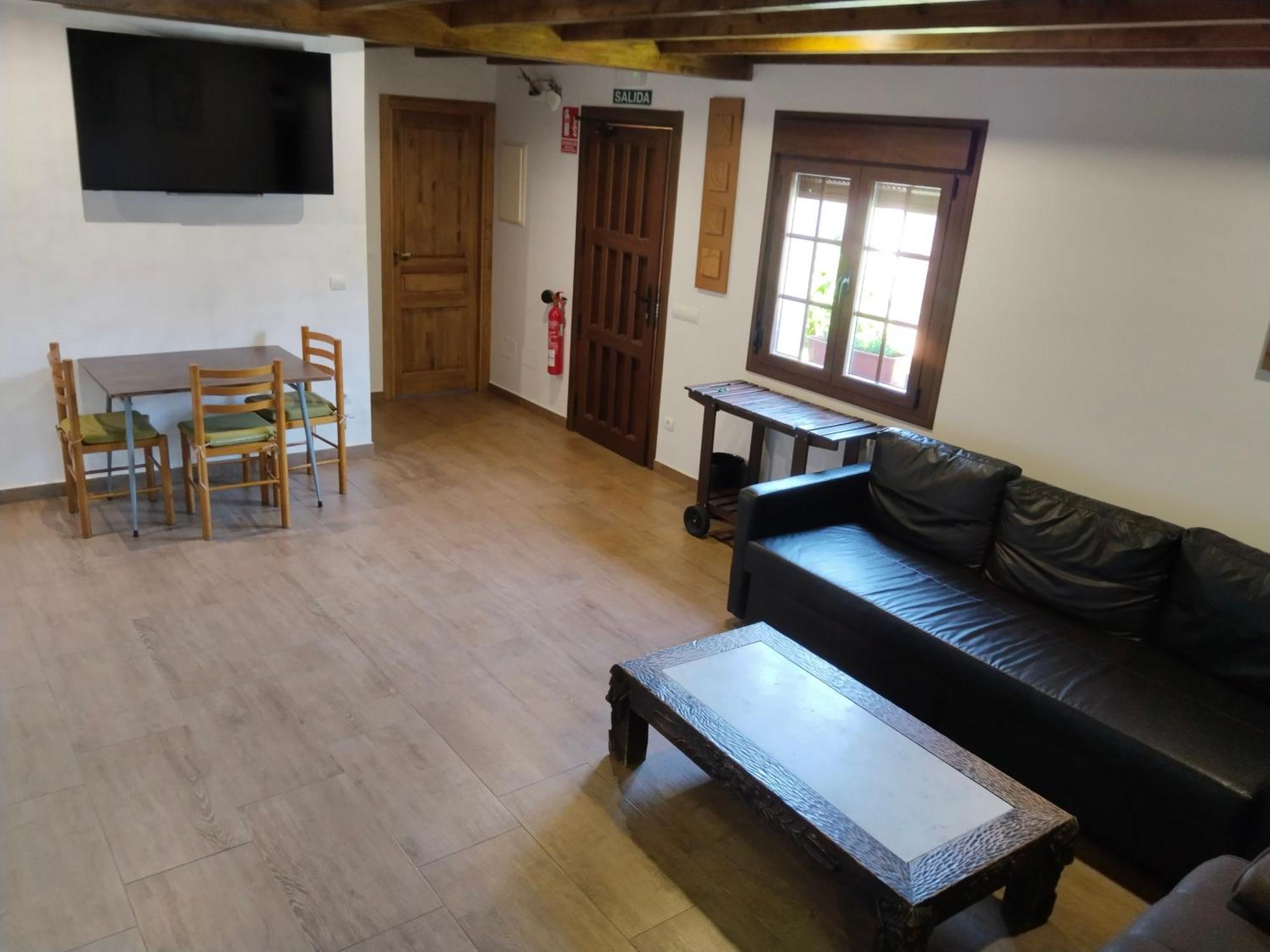 Hostal La Medina De Camponaraya Buitenkant foto